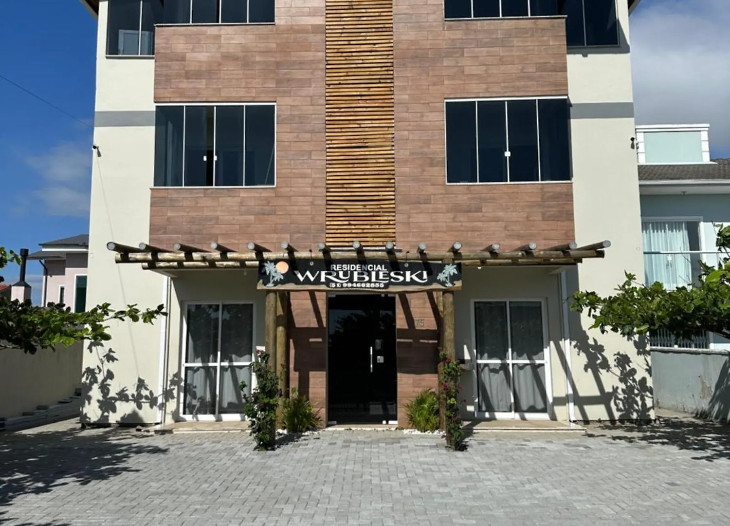 Contactos de residencial wrubleski junto 6-7-8